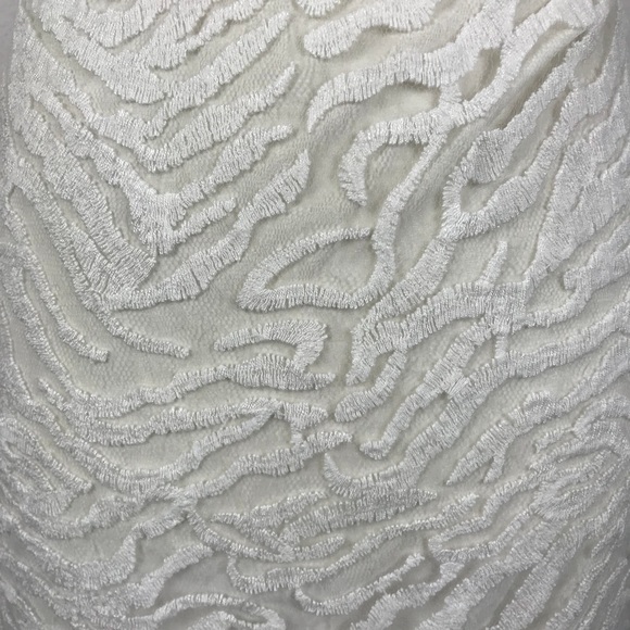 BCBG Max Azria Irisa Embroidered Pencil Skirt SK21 - Picture 4 of 9